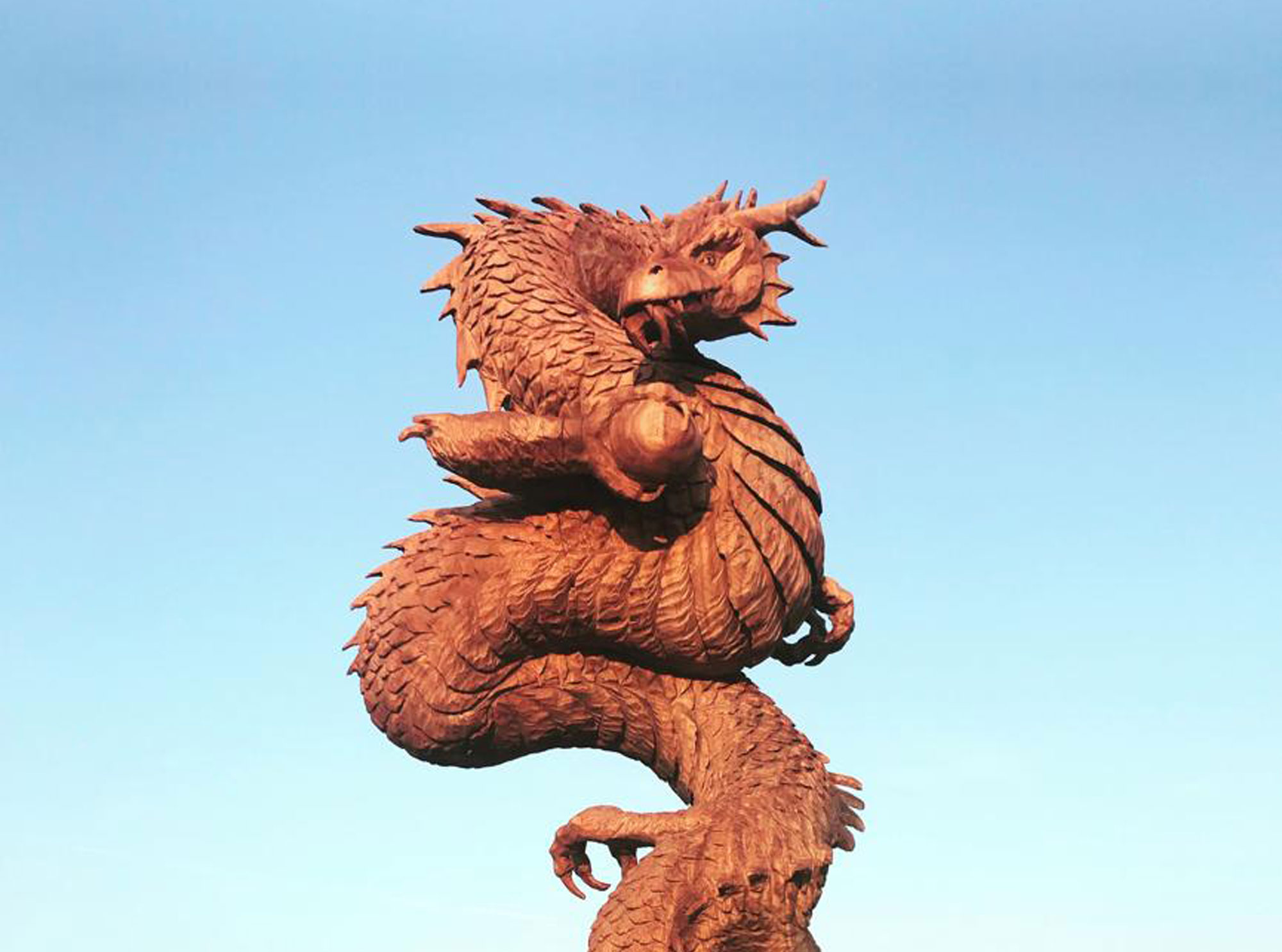 Chinese Dragon sculpture by Matthew Crabb