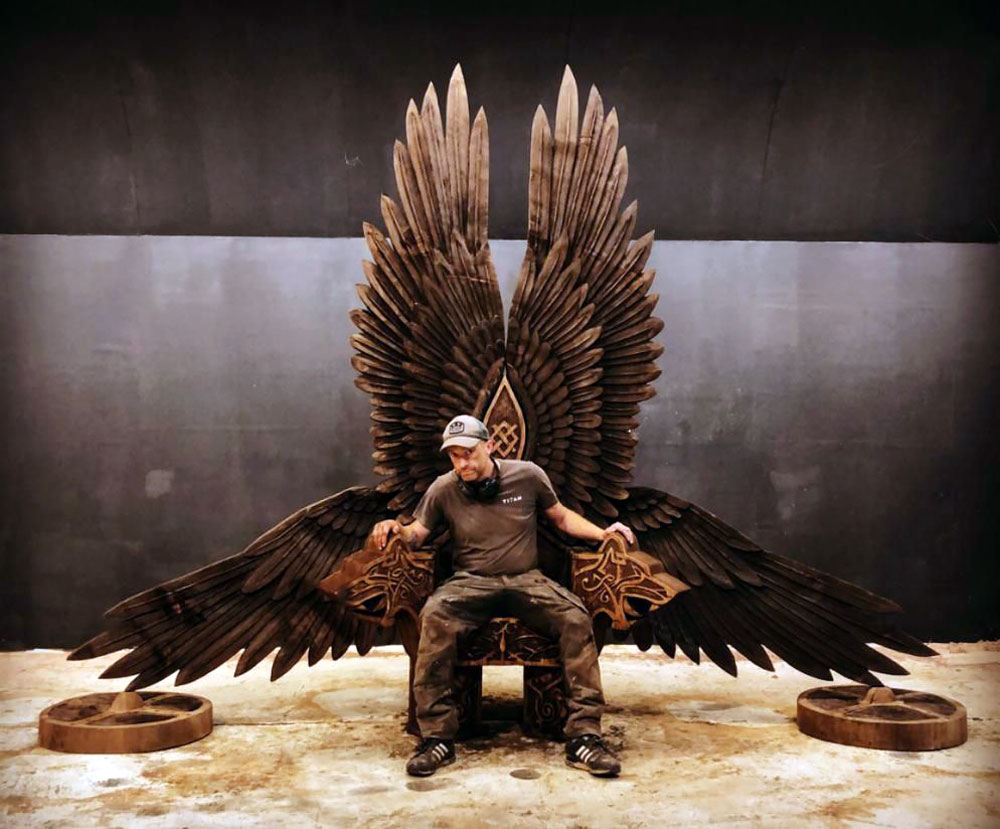 Matthew Crabb, chainsaw carver Matthew Crabb, chainsaw carver