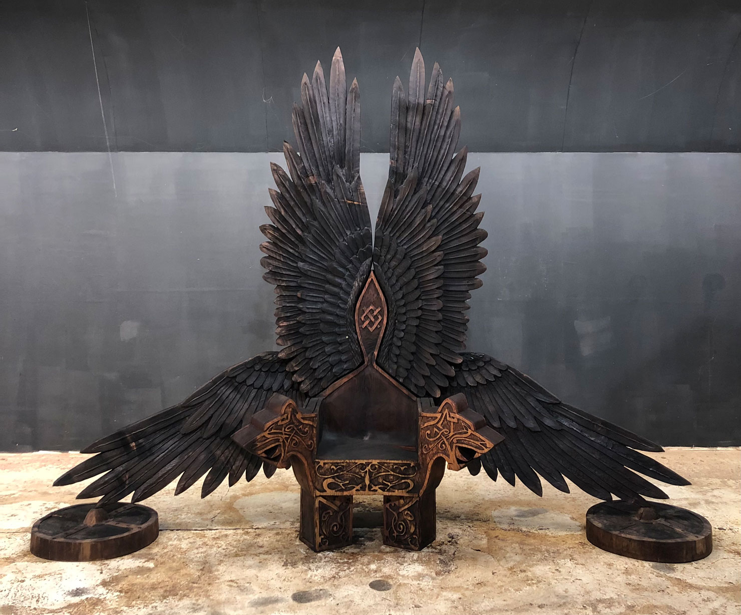 Odin throne by Matthew Crabb, Tree Carving artist